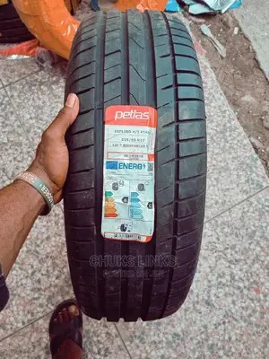 235/65r17 PETLAS Tire