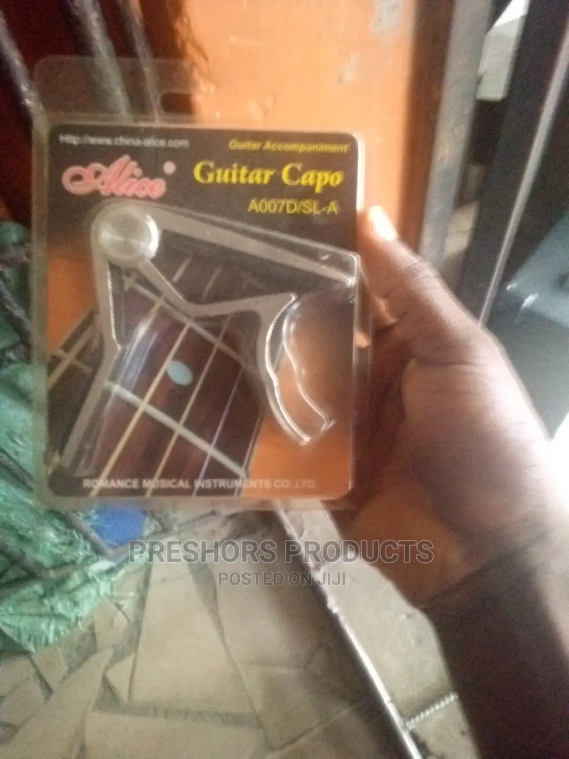 Guitar Professional Capo in Mushin Musical Instruments & Gear
