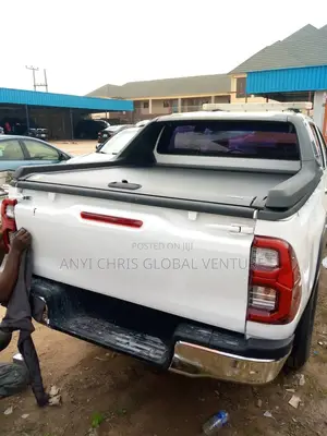 Toyota Hilux Both Cover Shock Lefting