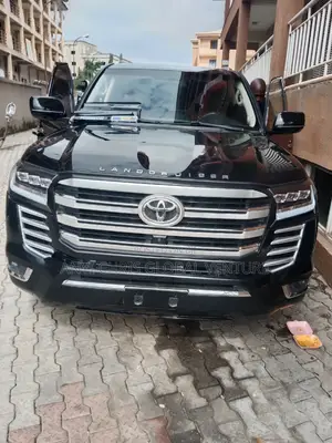 Toyota Landcruser SUV 2014 Upgrading to 2022