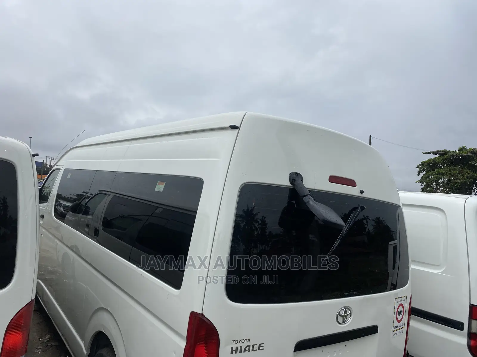 Toyota HiAce 2012 White