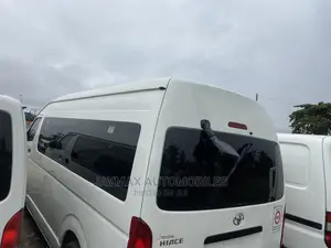 Toyota HiAce 2012 White