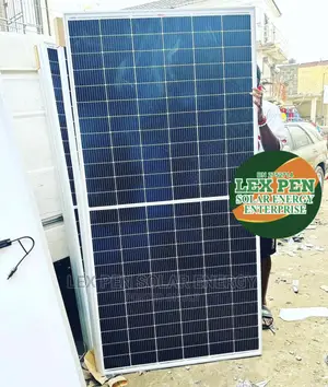 700watt High Voltage Canadian Solar Panel Available