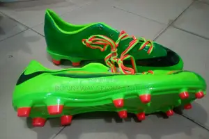 New Arrival Nike Size 46 Soccer Boot