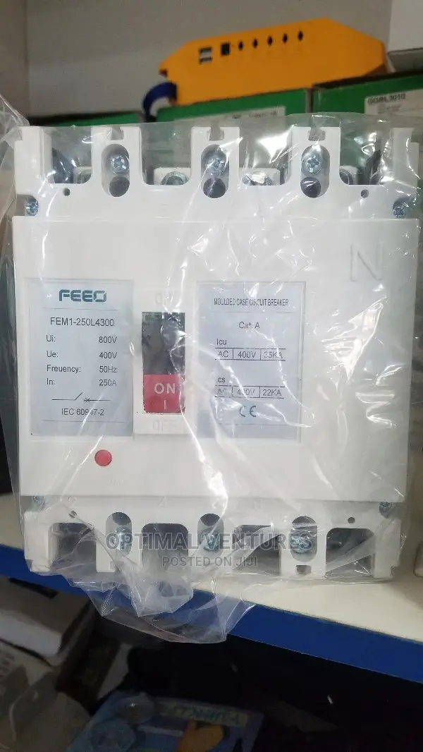 4p 250a Ac McCb Breaker
