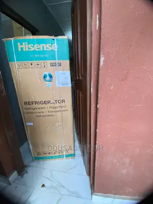 Hisense Top Freezer 204L + Water Dispenser 205-DRB