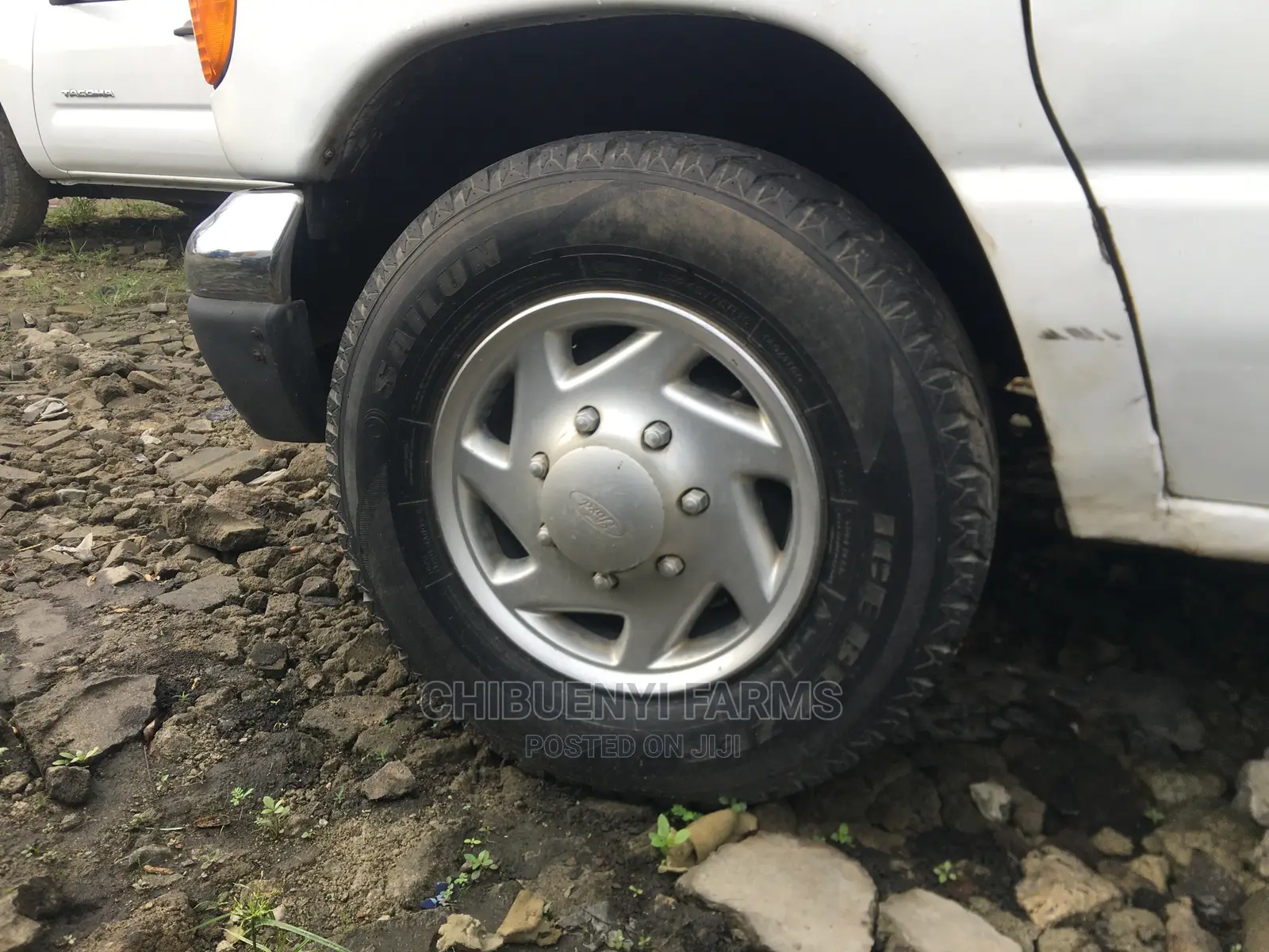 Ford E350 2004 White