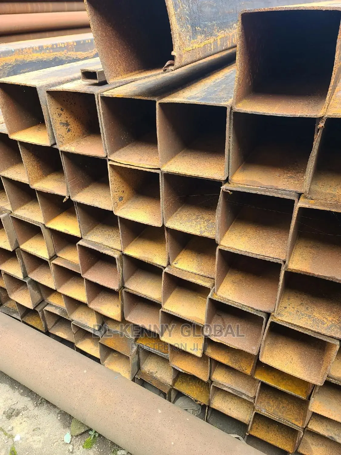 6" X 6" X 3mm Square Pipe