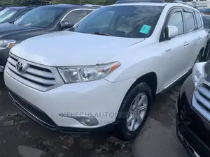 Toyota Highlander Limited 2012 White