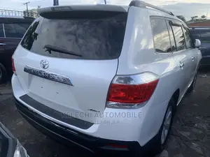 Toyota Highlander Limited 2012 White
