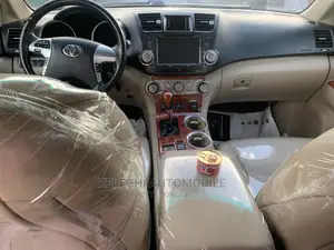 Toyota Highlander Limited 2012 White
