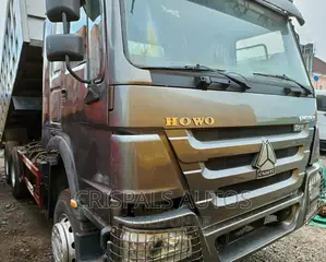 Photo - Foreign Used 10tyres Howo Tipper