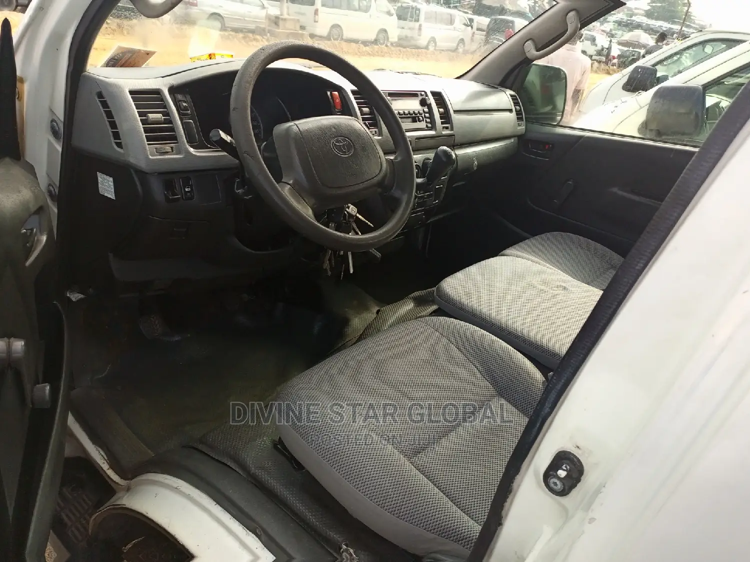 Toyota HiAce 2008 White