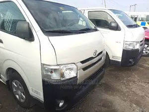 Toyota HiAce 2010 White