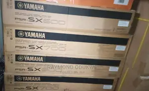 Yamaha Portable Keyboard PSR S775