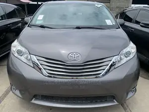 Toyota Sienna 2017 Gray