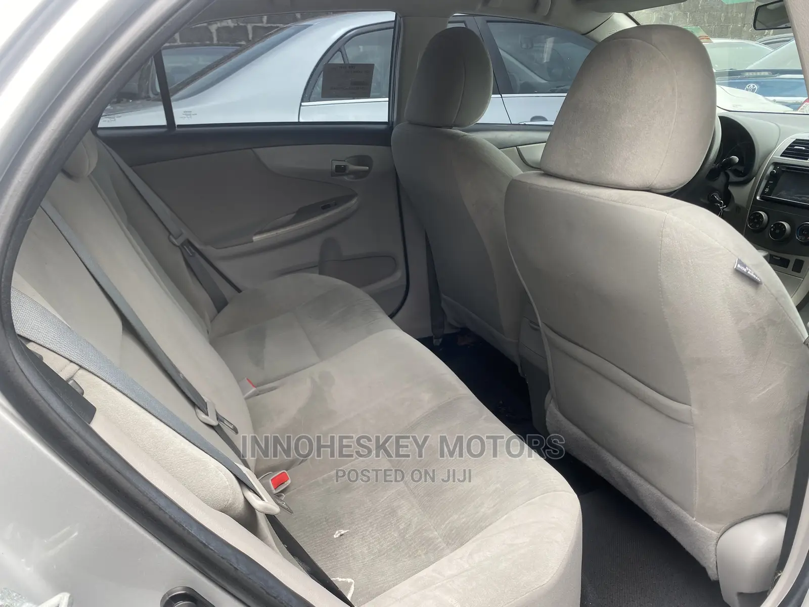 Toyota Corolla LE 4dr Sedan (1.8L 4cyl 4A) 2013 Silver