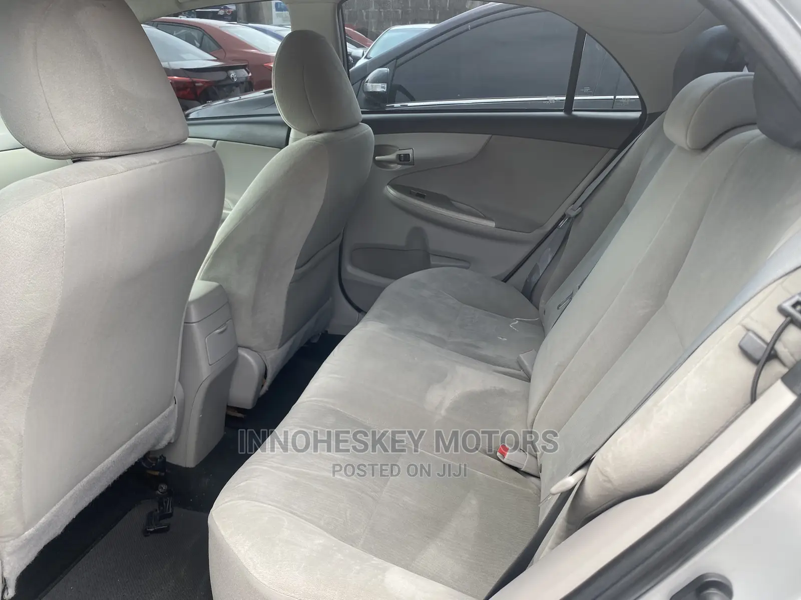 Toyota Corolla LE 4dr Sedan (1.8L 4cyl 4A) 2013 Silver