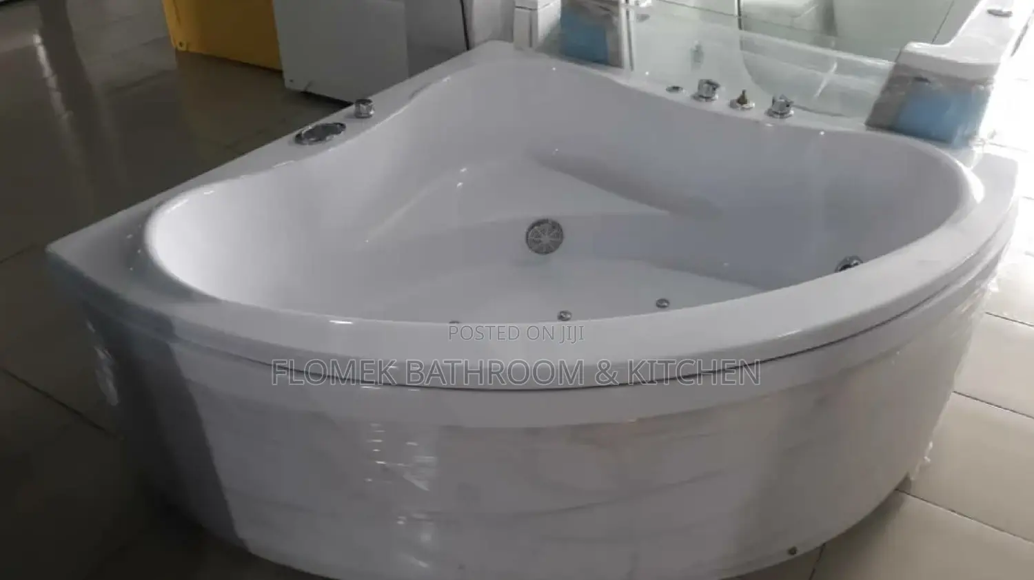 Corner Jacuzzi