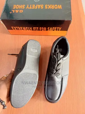 Safety Shoes G and L