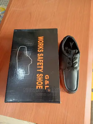 G and L Heavy Duty Safety Shoes