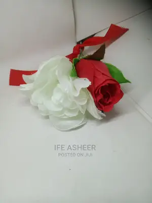 Romantic Simple Flowers in a Fancy Bag 003