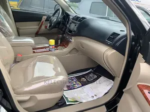 Toyota Highlander Limited 3.5l 4WD 2013 Black