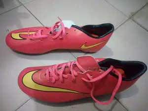 Mercurial Size 43 Boot