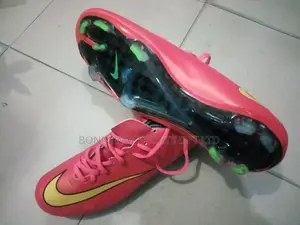 Mercurial Size 43 Boot