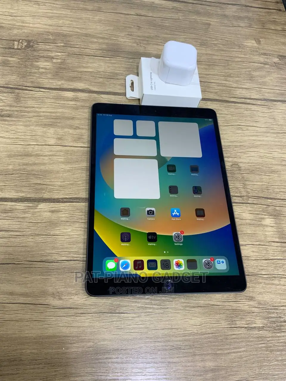 Apple iPad 10.2 (2020) 256 GB Gray