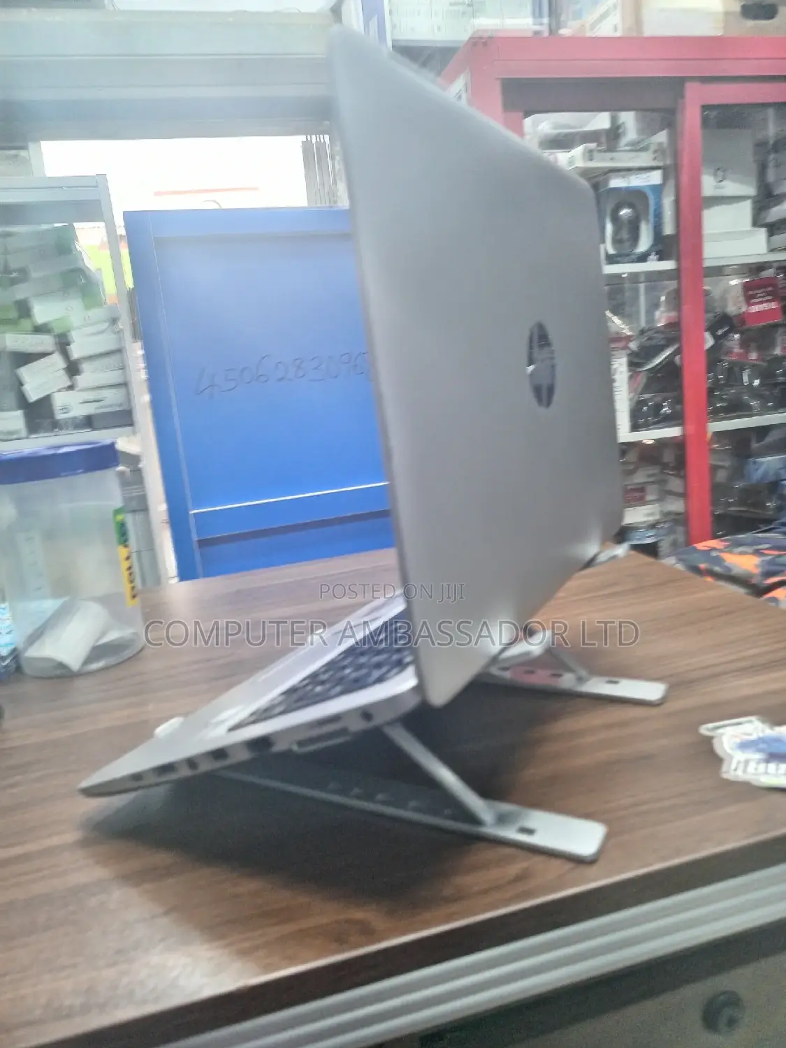 Gadget/Laptop Stand