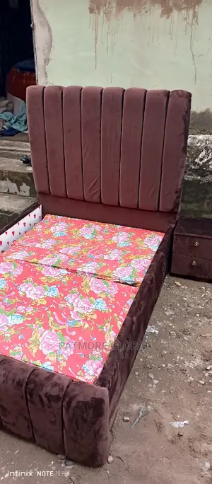 Stand Bedframe