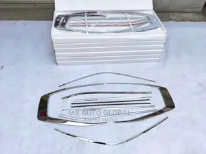 Land Cruiser LC200 Rear Glass Vent