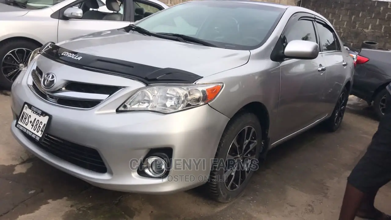 Toyota Corolla 2011 Silver