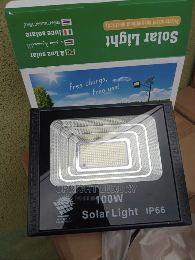 100watts Floodlight With Solar Panel