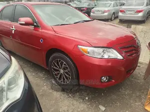 Toyota Camry XLE V6 4dr Sedan (3.5L 6cyl 6AM) 2010 Red
