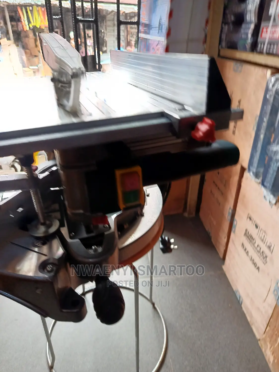 Up and Down Mitre Saw Machine