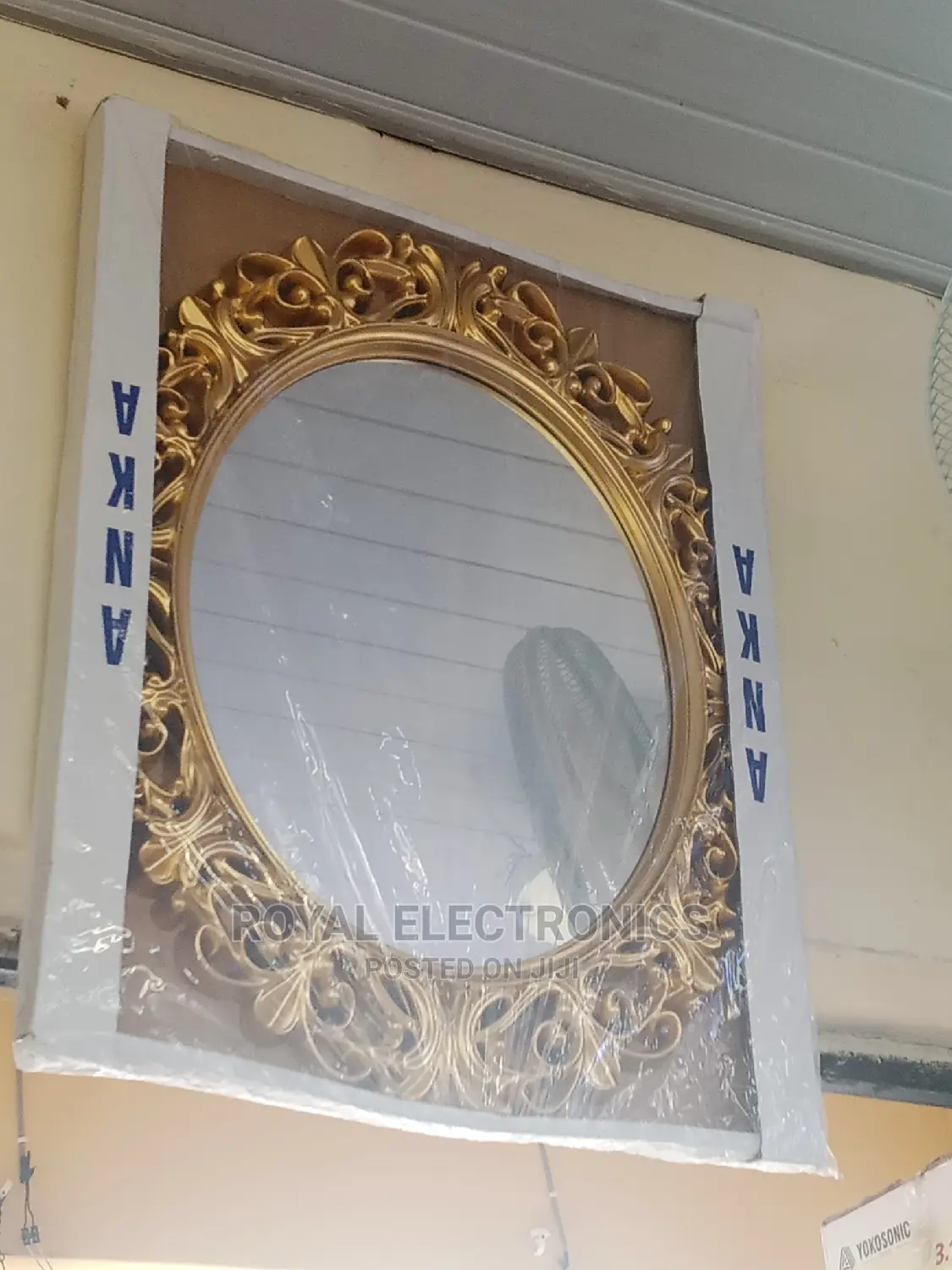 World Class Imported Mirror Console