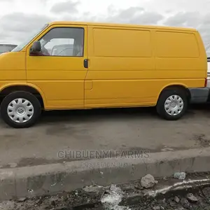 Volkswagen Transporter 2000 Yellow
