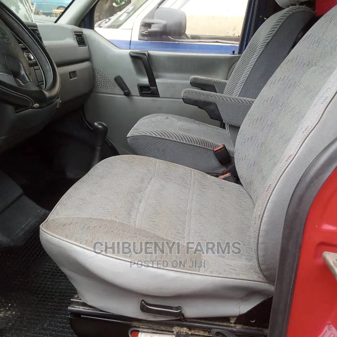 Volkswagen Transporter 2001 Red