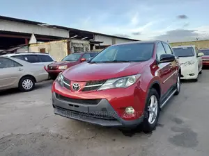 Toyota RAV4 2015 Red
