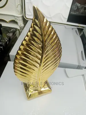 Great Quality Gold Decorated Statue