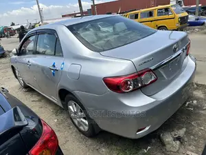Toyota Corolla 2012 Silver