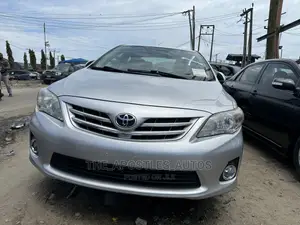 Toyota Corolla 2012 Silver