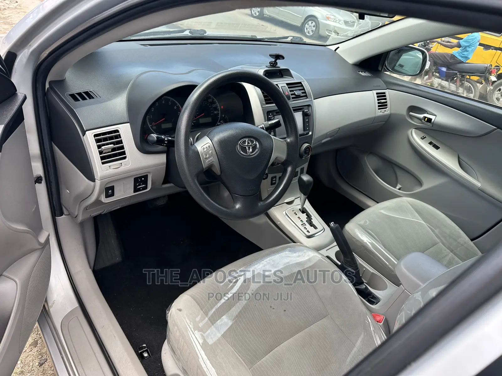 Toyota Corolla 2012 Silver