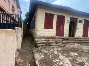 Photo - 4bdrm Bungalow in Achara Layout, Enugu for sale