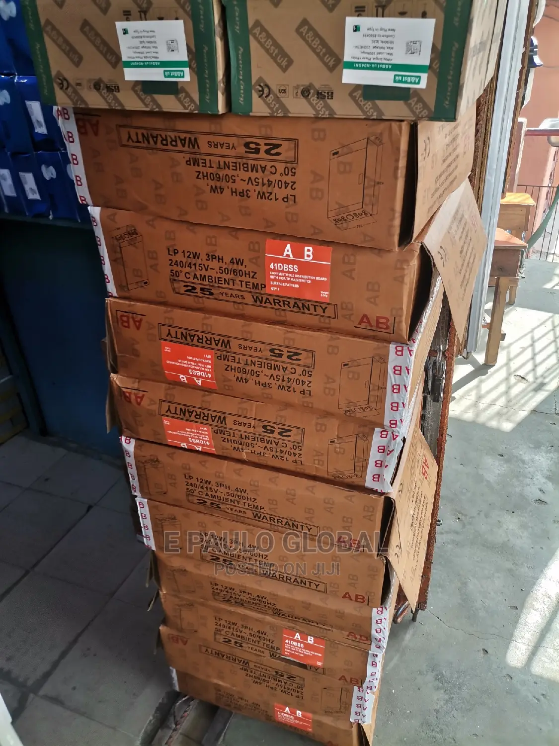 D4 3phase Iron Base 12 Breakers