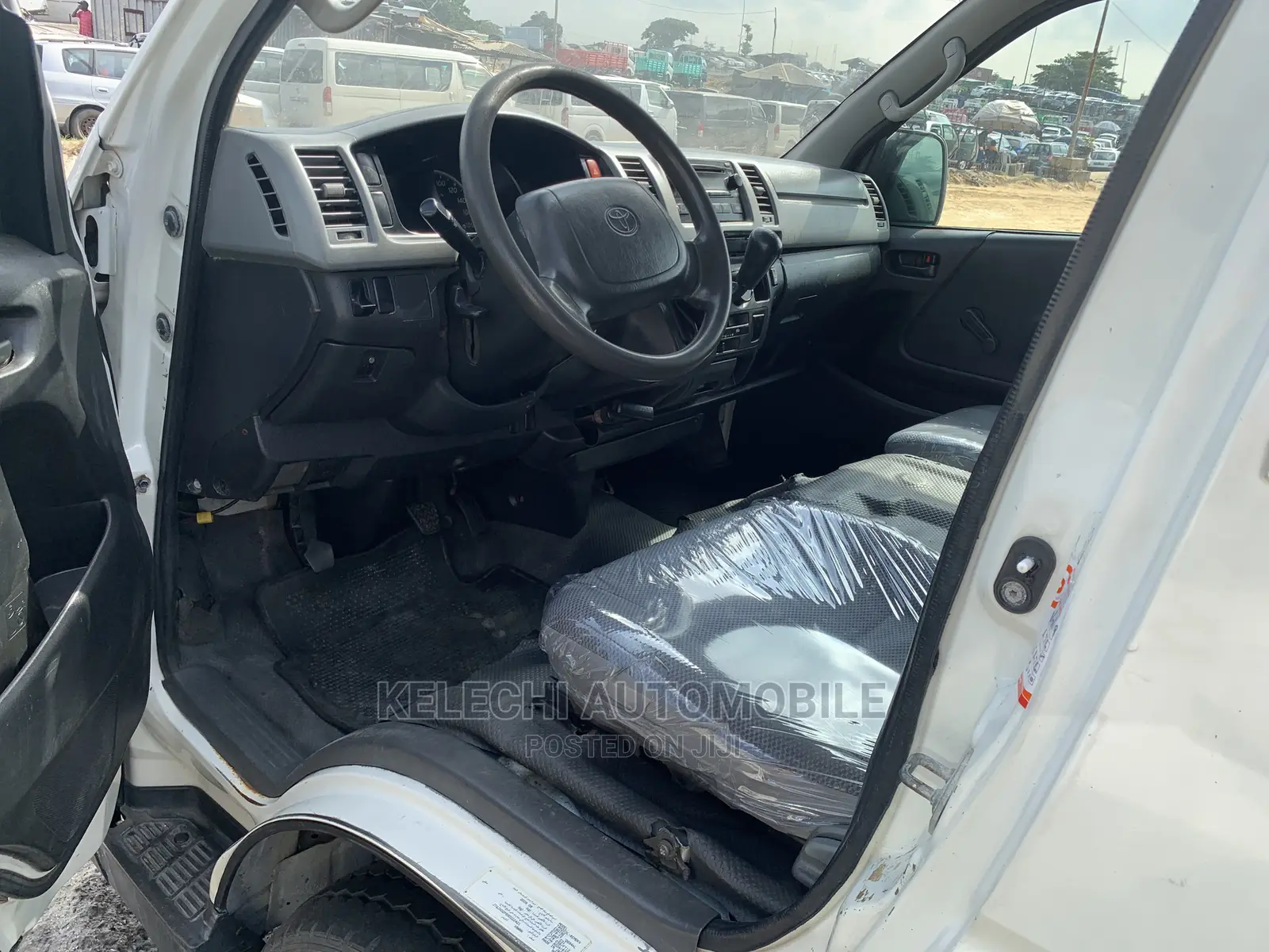 Toyota HiAce 2008 White