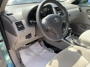 Toyota Corolla 2010 Green