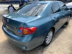 Toyota Corolla 2010 Green